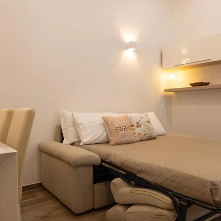 Daisy Apartment Acilia